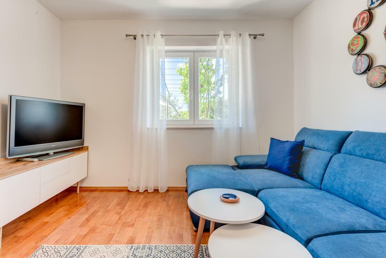 Apartmani Mirta Omis Exterior photo