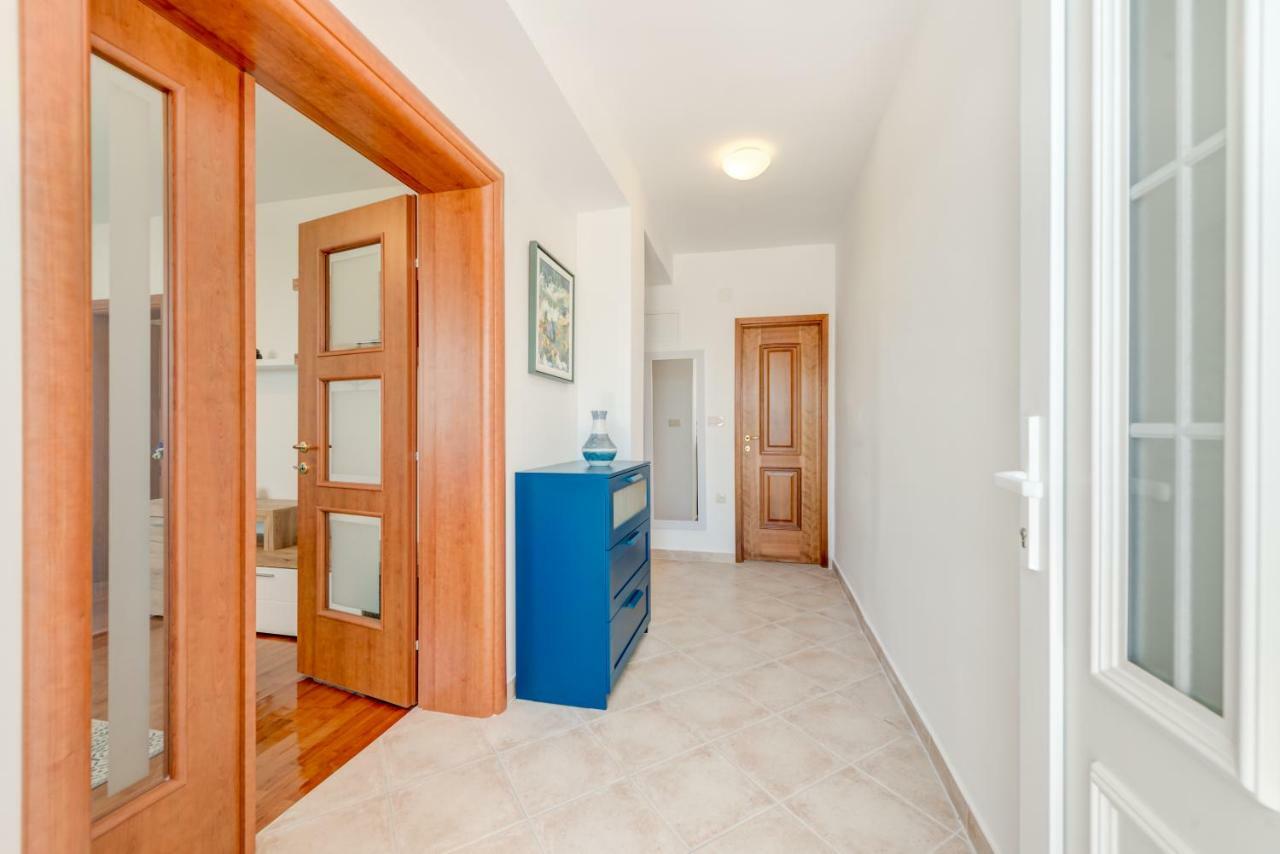 Apartmani Mirta Omis Exterior photo